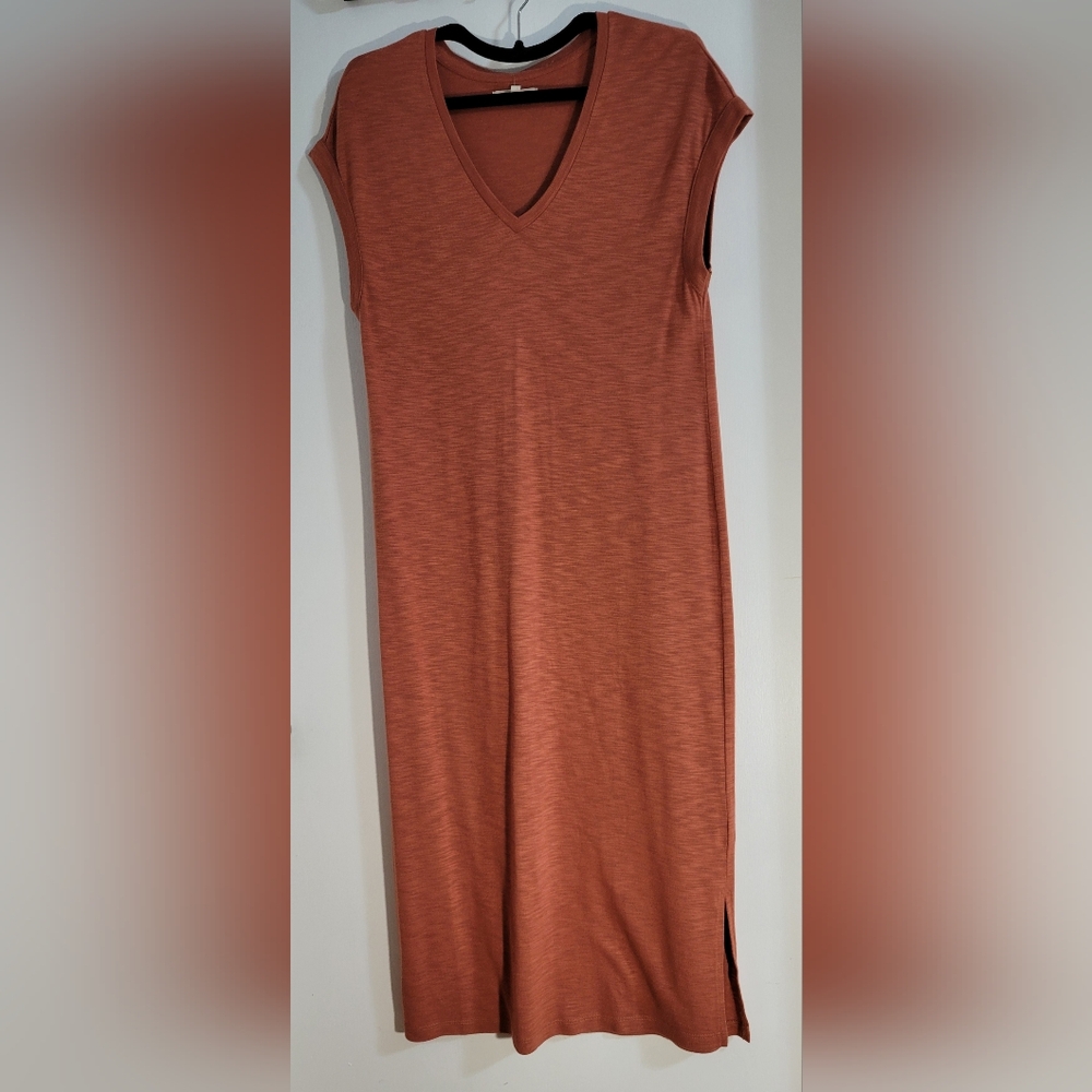 Madewell V-Neck Sleeveless Midi Dress in Rust